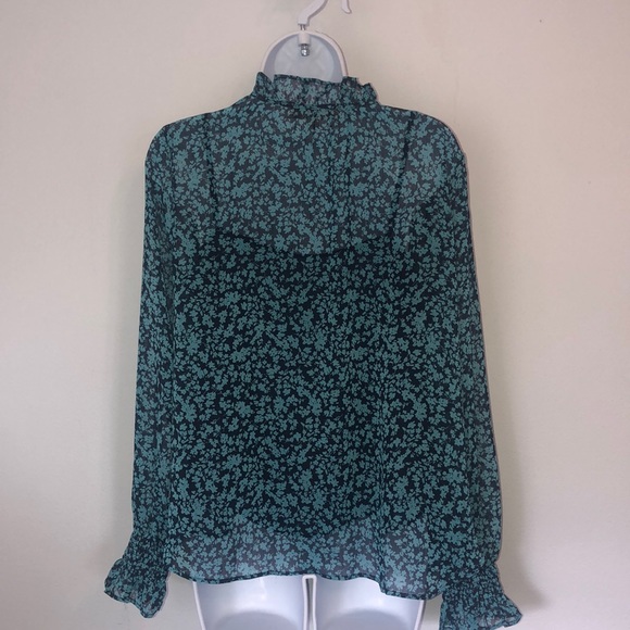 Loft Top - Picture 3 of 7